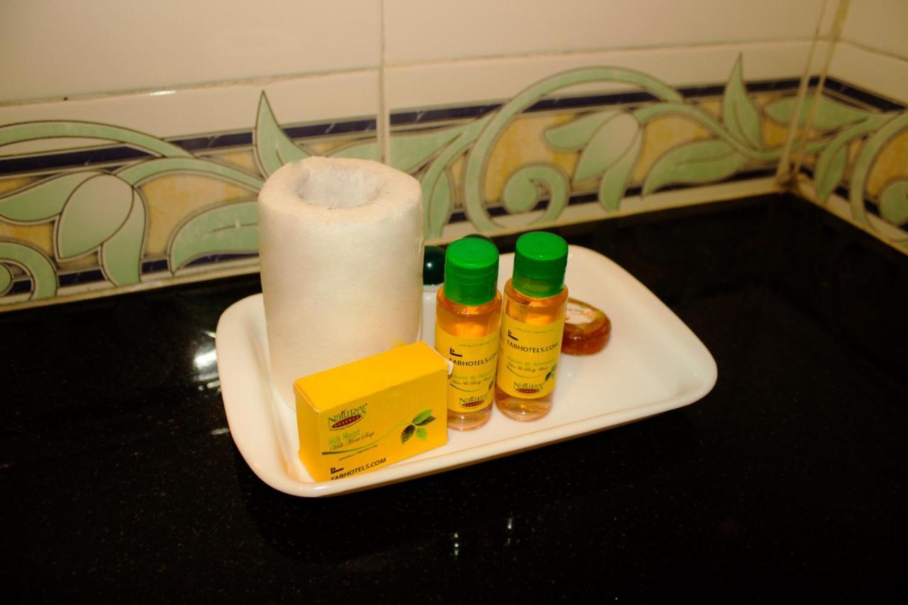 Fabhotel Quest - Nr Quest Mall Calcutta Buitenkant foto